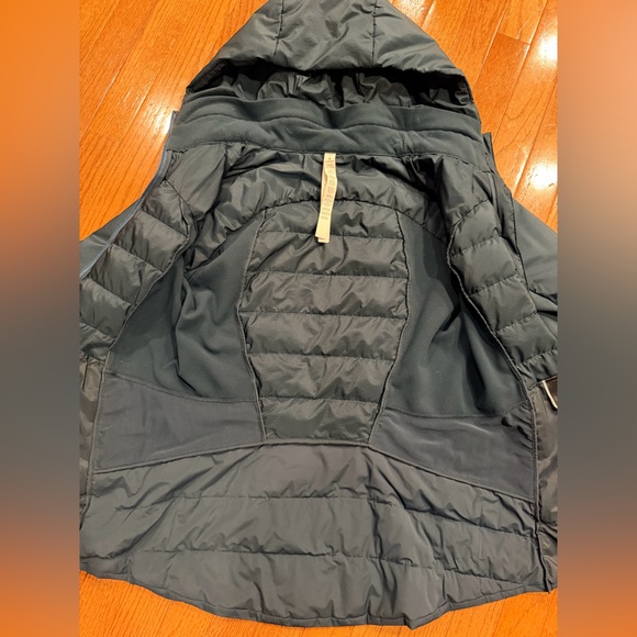 lululemon Down for it All jacket - Picture 11 of 11